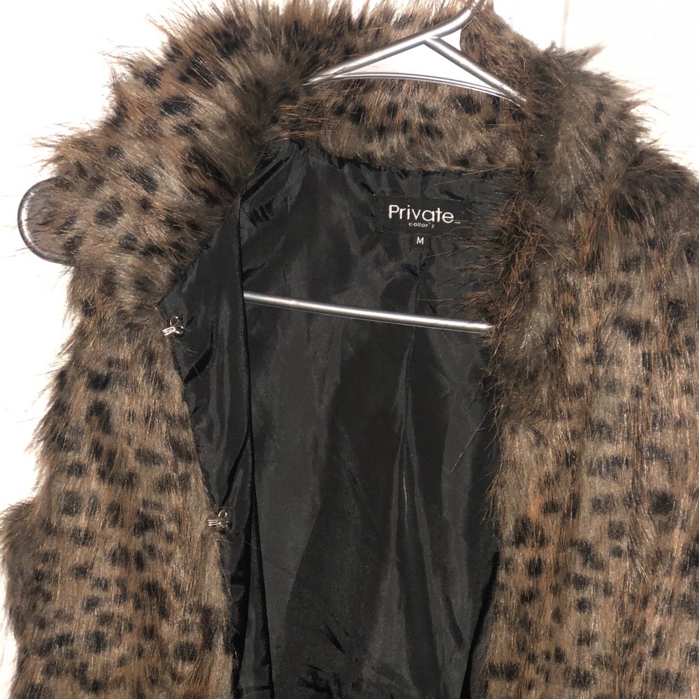 Vest - Picture 4 of 6